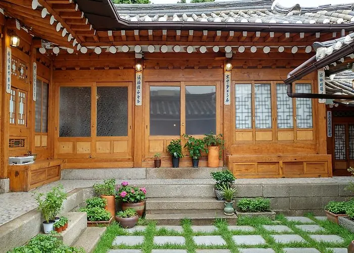 Sophia Hanok 3*