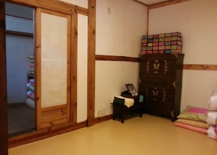 Sophia Hanok 3*