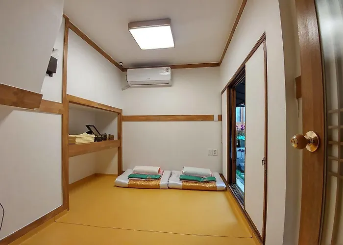 Sophia Hanok 3*