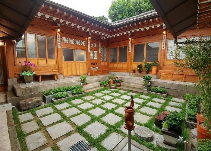 Sophia Hanok Seoel